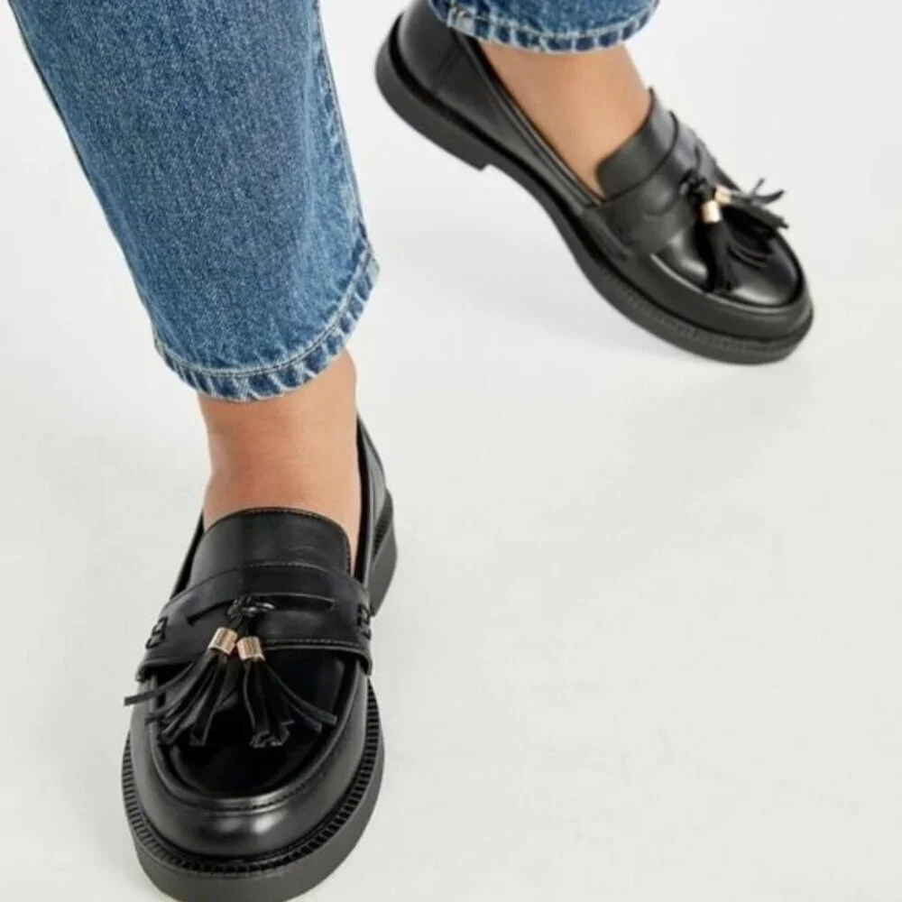 Justfab Georgie Black Vegan Leather Tassel Embellished Kiltie Style Loafers sz 8